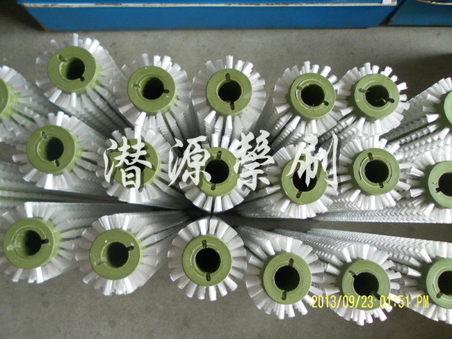 ������Ϫ��Ҷ�𹣻�ëˢ-��Ҷ��еëˢ